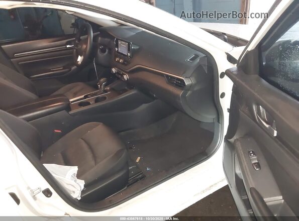 1N4BL4BV9MN361029 2021 NISSAN ALTIMA White Widok wnętrza z przodu