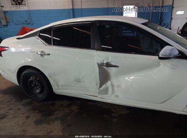 1N4BL4BV9MN361029 2021 NISSAN ALTIMA White Widok z przodu