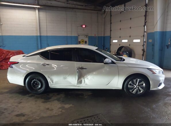 1N4BL4BV9MN361029 2021 NISSAN ALTIMA White Widok wnętrza z tyłu