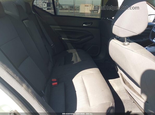 1N4BL4BVXLC133504 2020 NISSAN ALTIMA White VIN კოდის სტიკერის ხედი