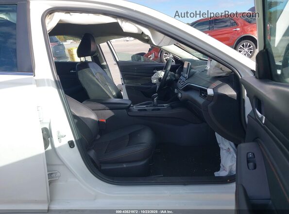 1N4BL4CV1LC239306 2020 NISSAN ALTIMA White Widok wnętrza z przodu