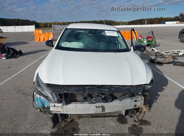 1N4BL4CV1LC239306 2020 NISSAN ALTIMA White Widok wnętrza z tyłu