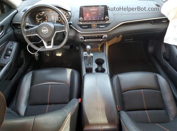 1N4BL4CV4NN303085 2022 NISSAN ALTIMA Black Dashboard view