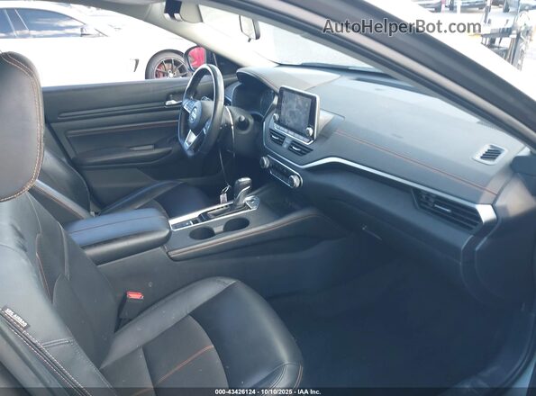 1N4BL4CW6LC187602 2020 NISSAN ALTIMA Gray Front interior view