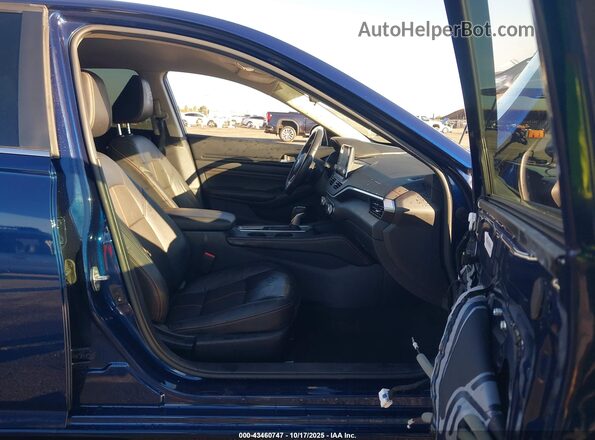 1N4BL4CW7NN319211 2022 NISSAN ALTIMA Dark Blue Vista interior delantera