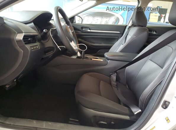 1N4BL4DV7NN403258 2022 NISSAN ALTIMA Серебряный Вид салона спереди