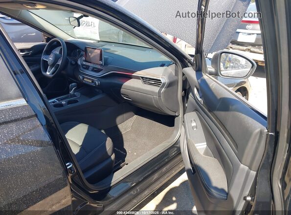 1N4BL4DW1SN390480 2025 NISSAN ALTIMA Черный Вид салона спереди