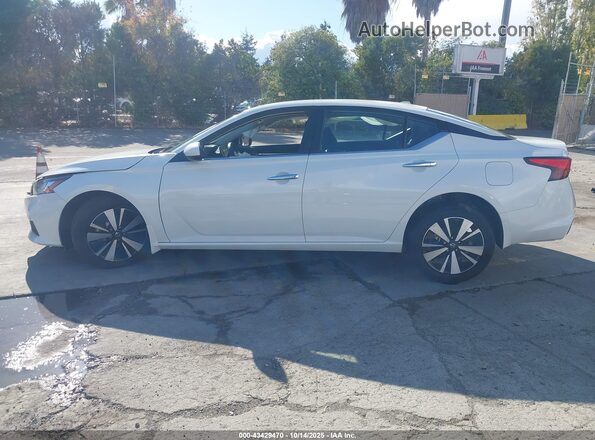 1N4BL4DW2NN358397 2022 NISSAN ALTIMA White Սալոնի 360 աստիճան տեսք