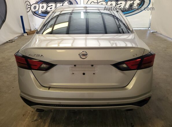 1N4BL4EV7LC161952 2020 NISSAN ALTIMA Silver Widok z tyłu