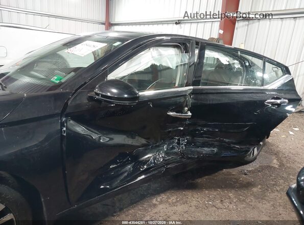 1N4BL4EWXLC196719 2020 NISSAN ALTIMA Black Widok z przodu