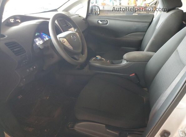 1N4BZ0CP0HC305795 2017 NISSAN LEAF Silver Vista interior delantera