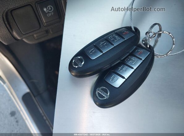 1N4BZ0CP3HC302888 2017 NISSAN LEAF Silver Առջևի վահանակի տեսք