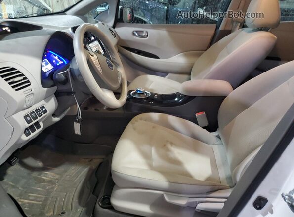1N4BZ0CP8HC302773 2017 NISSAN LEAF White Front interior view
