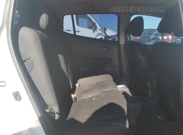 1N4BZ0CPXGC313949 2016 NISSAN LEAF White Widok tylnych siedzeń