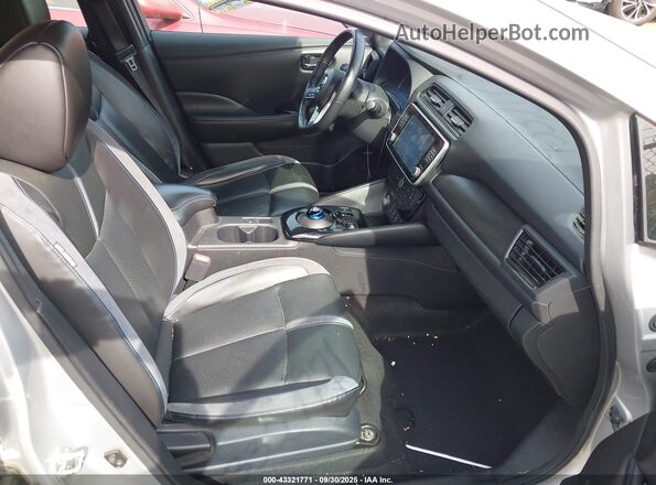 1N4BZ1DP3LC307747 2020 NISSAN LEAF Silver Вид салону спереду