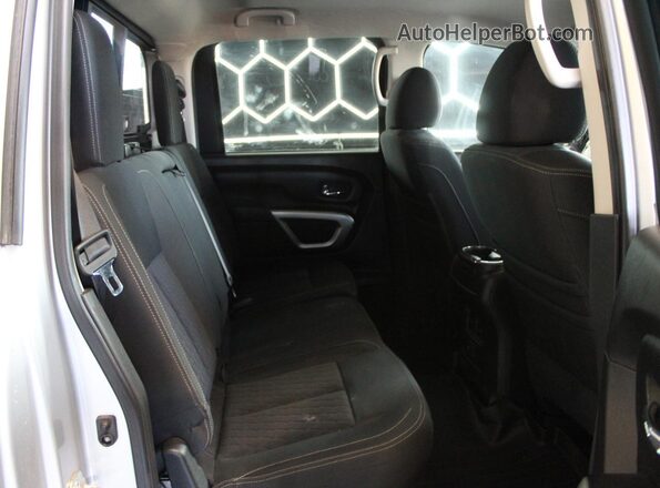 1N6AA1E59JN542727 2018 NISSAN TITAN Серебряный 