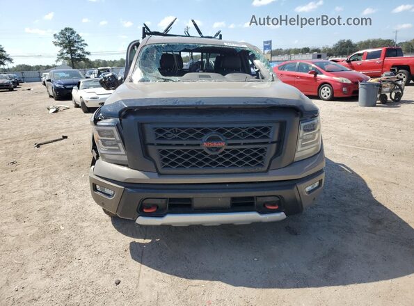 1N6AA1ED9NN106019 2022 NISSAN TITAN Желто-коричневый 