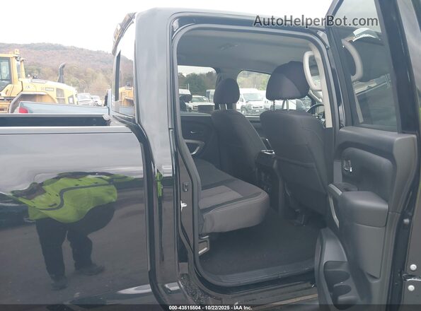 1N6AA1FB2RN113400 2024 NISSAN TITAN XD Black Vista de la etiqueta del VIN