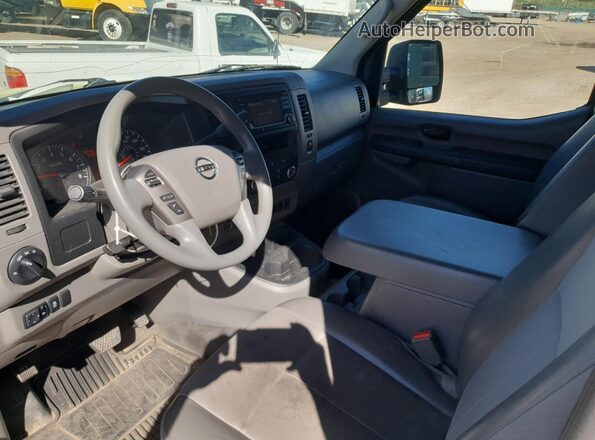 1N6AF0LY0JN813182 2018 NISSAN NV Желтый 