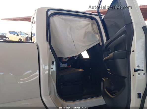 1N6BA1F36KN506920 2019 NISSAN TITAN XD White VIN կոդի պիտակի տեսք