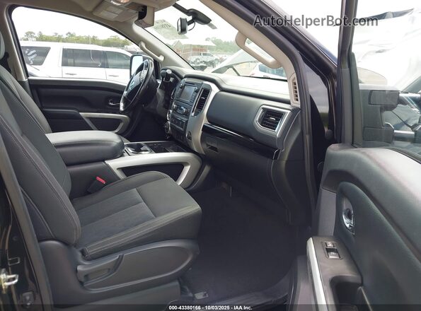 1N6BA1F46JN534482 2018 NISSAN TITAN XD Black Front interior view