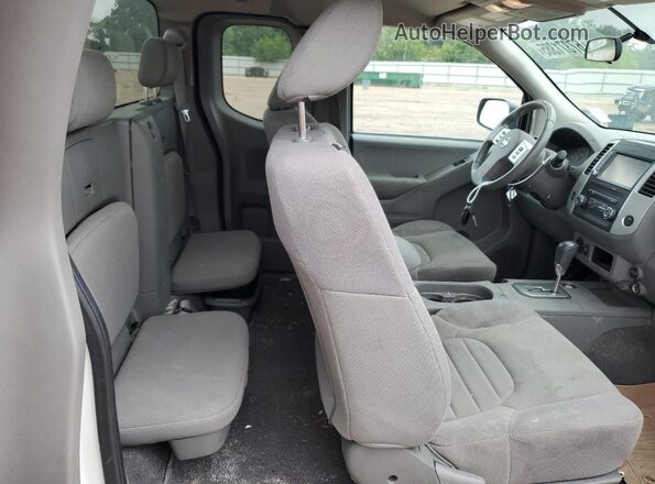 1N6ED0CE5LN725549 2020 NISSAN FRONTIER White Rear seats view
