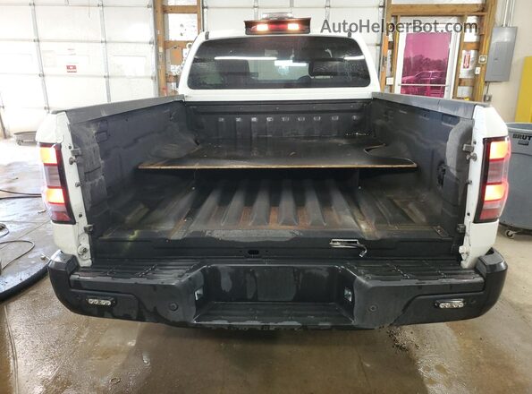 1N6ED1CL6RN669795 2024 NISSAN FRONTIER White Widok z tyłu