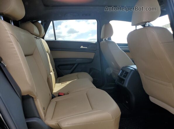 1V26E2CA7LC230048 2020 VOLKSWAGEN ATLAS Black Widok tylnych siedzeń