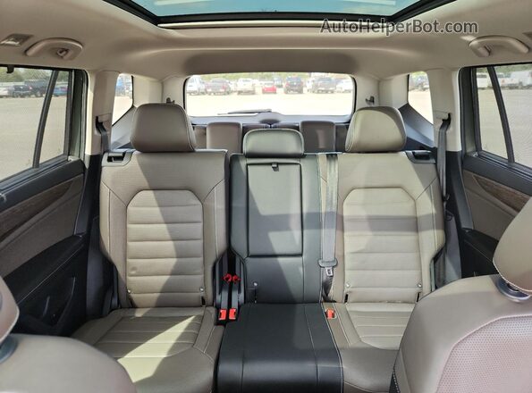 1V2BR2CA5SC534660 2025 VOLKSWAGEN ATLAS Зеленый Вид задних сидений