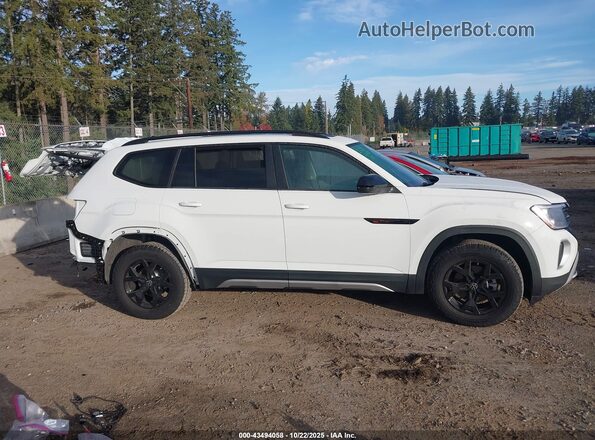 1V2CR2CA8SC553000 2025 VOLKSWAGEN ATLAS White 360 interior view