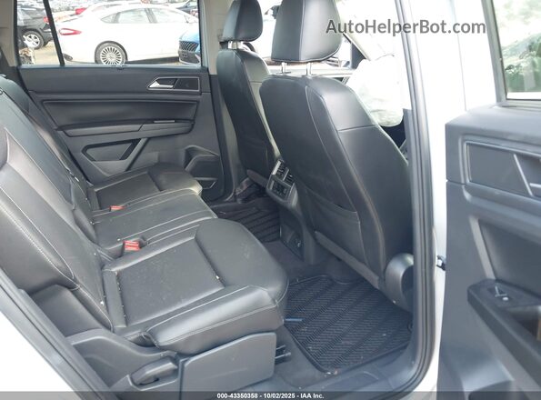 1V2DP2CA4JC592191 2018 VOLKSWAGEN ATLAS Silver 