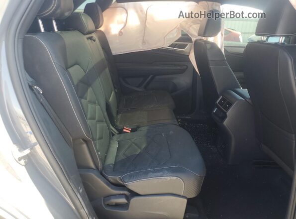 1V2KE2CA2RC243457 2024 VOLKSWAGEN ATLAS Gray Widok wnętrza z tyłu