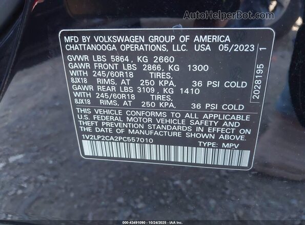 1V2LP2CA2PC557010 2023 VOLKSWAGEN ATLAS Black Vista del compartimento del motor