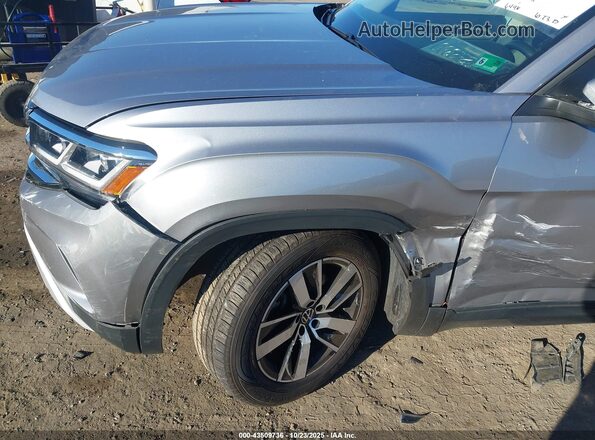 1V2LP2CAXNC502818 2022 VOLKSWAGEN ATLAS Silver Widok z przodu
