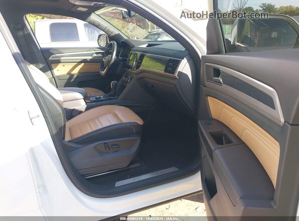 1V2NE2CA8LC224531 2020 VOLKSWAGEN ATLAS White Вид салону спереду