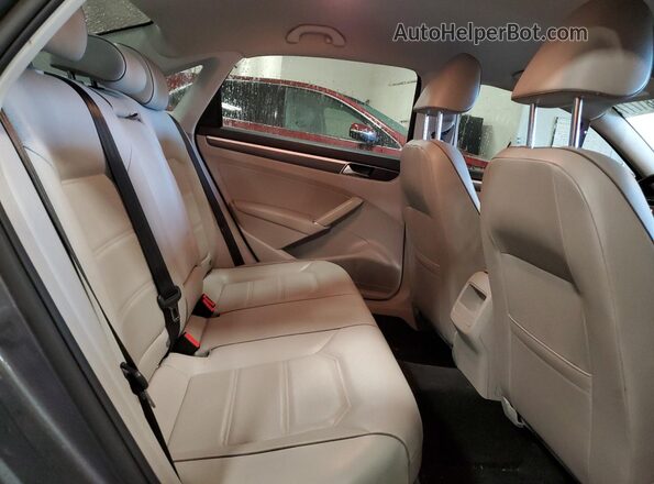 1VWAA7A39JC045308 2018 VOLKSWAGEN PASSAT Gray 