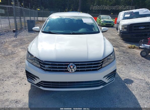 1VWAT7A39GC066565 2016 VOLKSWAGEN PASSAT White Widok zestawu wskaźników
