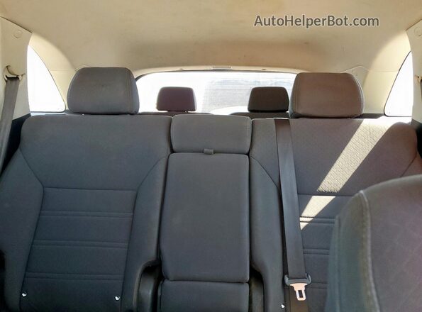 5XYPG4A36KG496705 2019 KIA SORENTO Gray Rear interior view