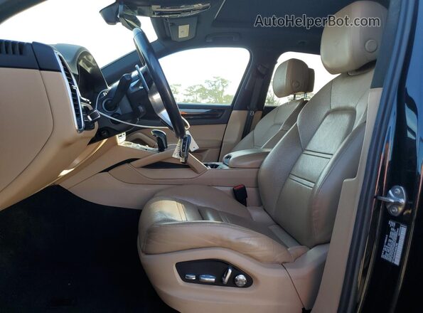 WP1AA2AY3LDA06758 2020 PORSCHE CAYENNE Black Vista del salpicadero