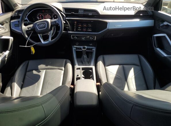 WA1DECF3XM1029439 2021 AUDI Q3 Gray Вид панелі приладів