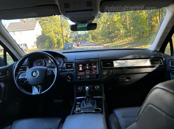WVGEF7BP9HD004779 2017 VOLKSWAGEN TOUAREG Black 