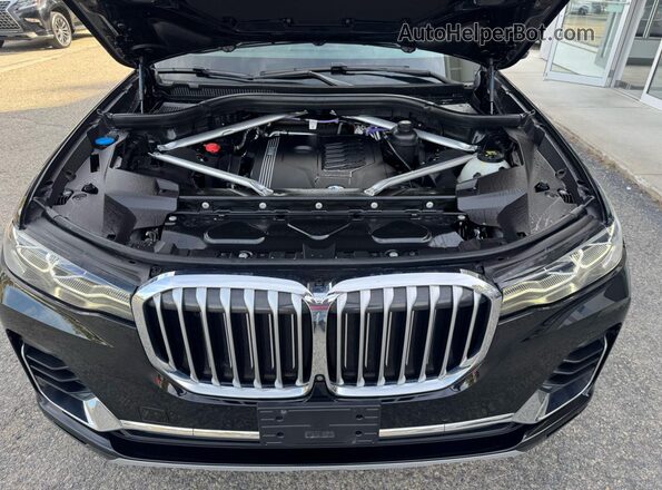 5UXCW2C01M9G78181 2021 BMW X7 Black Вид підкапотного простору