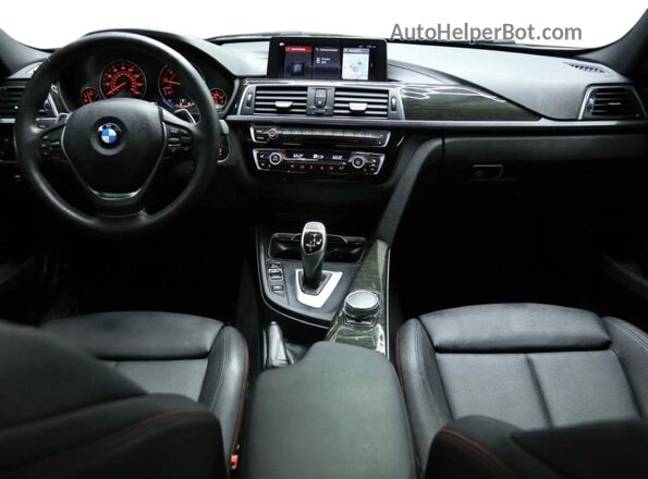 WBA8B9G50JNU98334 2018 BMW 7 SERIES Green Rear seats view