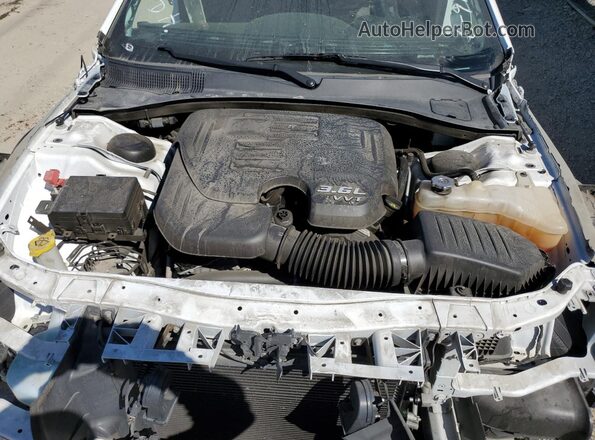 2C3CCAAG2LH239205 2020 CHRYSLER 300 White Սալոնի հետևի տեսք