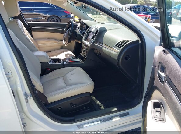 2C3CCAAG5MH604168 2021 CHRYSLER 300 White Front interior view