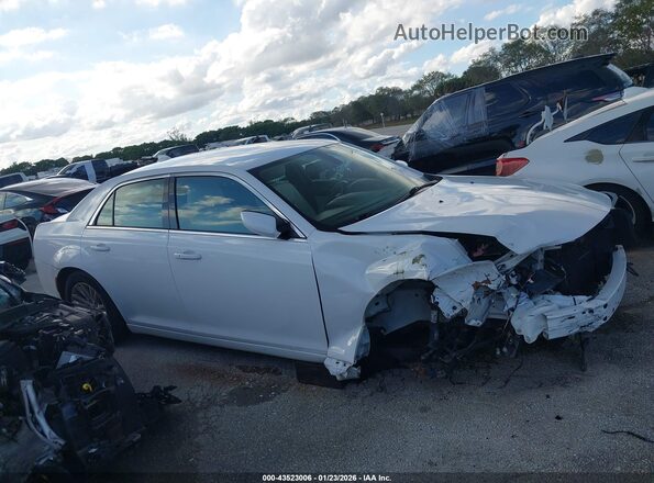 2C3CCAAG5MH604168 2021 CHRYSLER 300 White 360 interior view