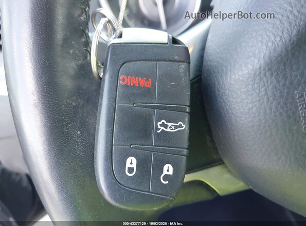 2C3CCAAG5MH637011 2021 CHRYSLER 300 Черный Вид панели приборов