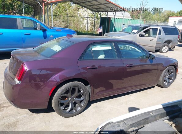 2C3CCAAG9LH213541 2020 CHRYSLER 300 Purple Rear interior view