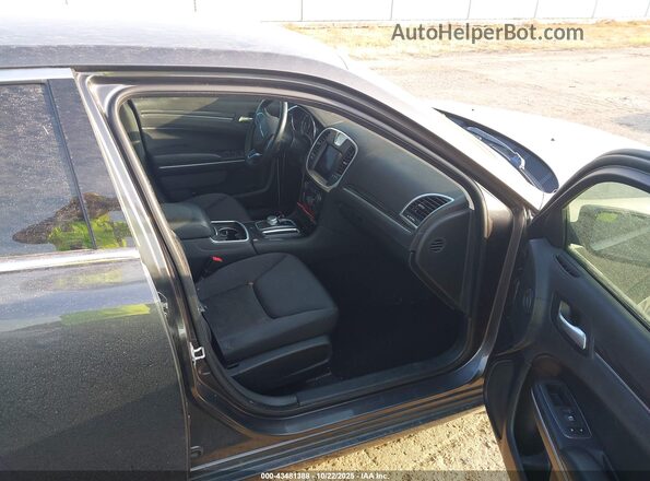 2C3CCAAGXMH516295 2021 CHRYSLER 300 Gray Front interior view
