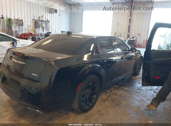 2C3CCABG4KH682842 2019 CHRYSLER 300 Black Սալոնի հետևի տեսք